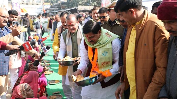 मुख्यमंत्री डॉ. यादव ने श्री रामराजा सरकार के दर्शन और पूजन के साथ प्रदेश की समृद्धि एवं खुशहाली की कामना की